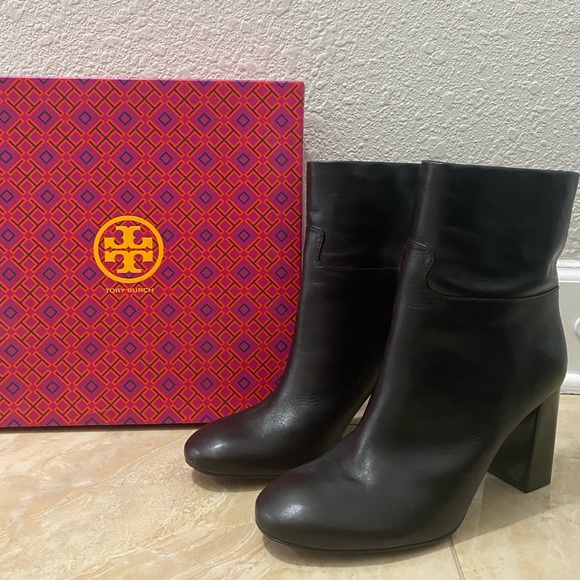 NIB Tory burch Devon boots - Picture 2 of 6